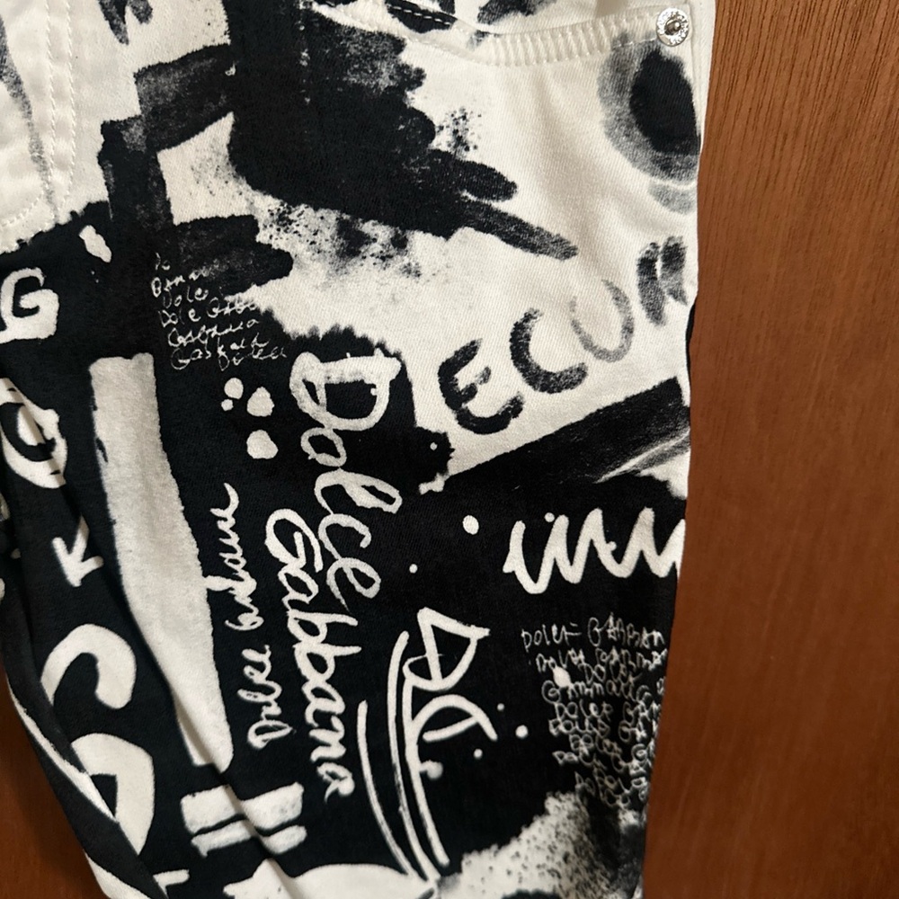 Dolce & Gabbana Graffiti-Print Denim Skinny Jeans - Picture 8 of 17